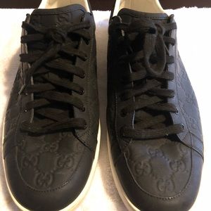 Low top Gucci shoes